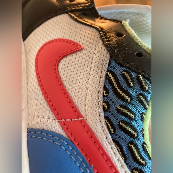 Jordan 1 Low Children's Art (GS) size US 5Y - Picture 9 of 9